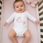 Βρεφικό Ζιπουνάκι Μακρυμάνικο Λευκό “4 Months” με Λουλουδάκια